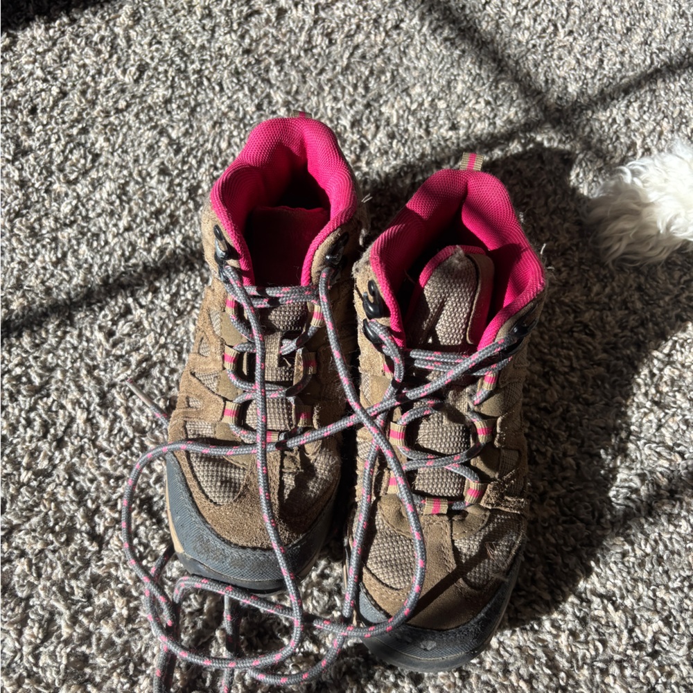 BearPaw Kids hiking boots - Brown and Pink